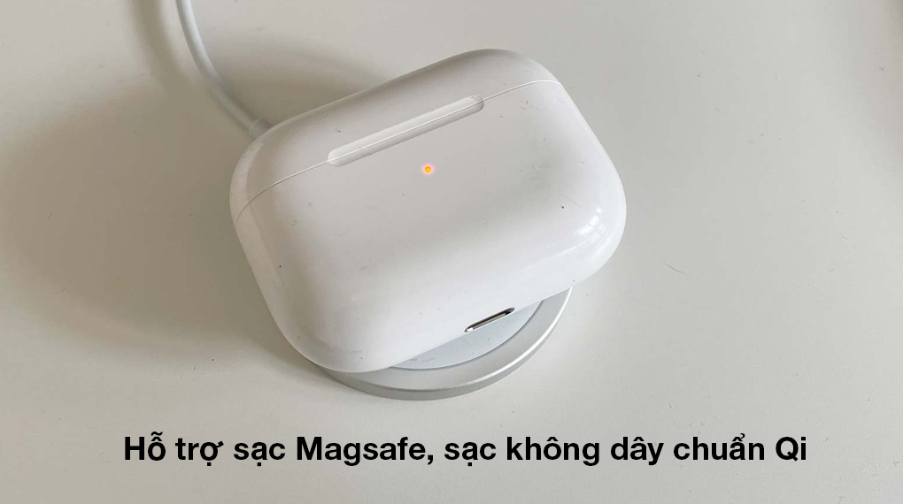 Tai nghe Bluetooth AirPods Pro MagSafe Charge Apple MLWK3 trắng - Mẫu AirPods Pro này được hỗ trợ sạc Magsafe, sạc không dây chuẩn Qi