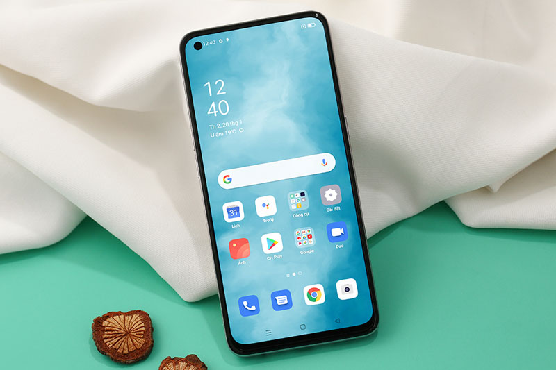 Màn hình tràn viền với thiết kế đục lỗ | OPPO Reno5